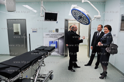 Gdansk. Uroczystosc zakonczenia budowy Centrum Medycyny...