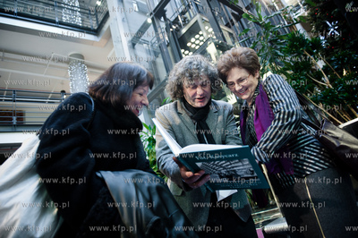 Gdansk. Centrum Handlowe Manhattan. Premiera i promocja...