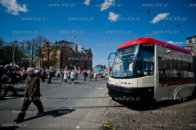Gdansk. Manifestacja sympatykow Prawa i Sprawiedliwosci...
