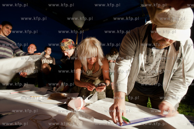 Streetwaves czyli artystyczna akcja miejska w Gdansku...