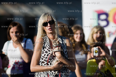 Plac Przyjaciol Sopotu. Charytatywny wystep Artema...