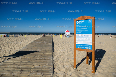 Gdansk. Letni wypoczynek na plazy miejskiej Stogi....