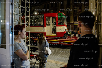 Gdansk. Dolne Miasto. Operacja ustawiania zabytkowego...