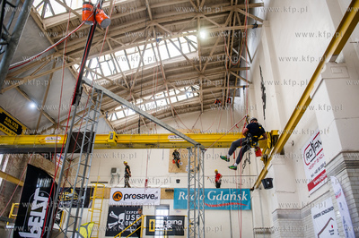Gdańsk. Centrum Technik Wysokościowych Rojam. Pierwsze...