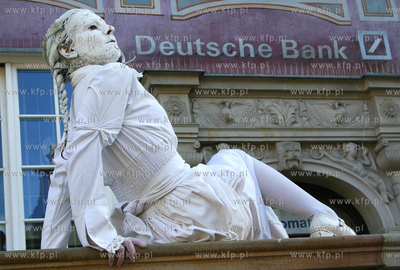 X Miedzynarodowy Festiwal Teatrow Plenerowych i Ulicznych...