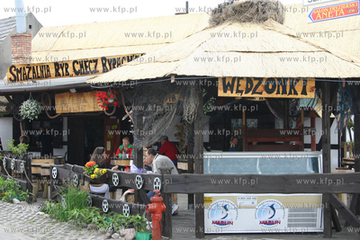 Jastarnia, ul. Kosciuszki 1. Checz rybacka  
3.06.2006...