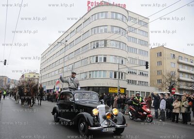 Gdynia. Parada z okazji 91 rocznicy odzyskania przez...