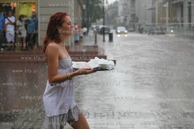 Po upalych dniach nad Sopotem przeszla gwaltowana ulewa...