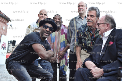 Uroczyste odsloniecie dloni artystow widowiska jazzowego...