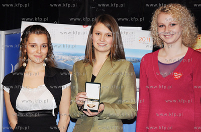 WOSP w Gdyni8. Licytacja zlotego serduszka, ktore od...