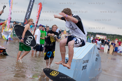 Gdansk Jelitkowo Nz zawody II edycji Polish Skimboarding...