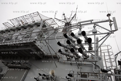 Wspolne cwiczenia okretow i lotnictwa Marynarki Wojennej...