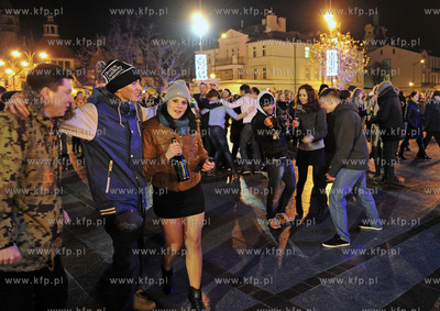 Sopot. Powitanie Nowego Roku na molo i Placu Przyjaciol...