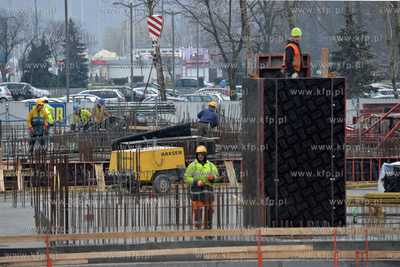Gdynia. Na terenie sasiadujacym z apartamentowcem Sea...
