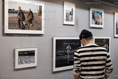 Gdansk. Wernisaż wystawy „Sezon” - WiMBP filia...