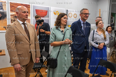 Prezentacja wyników badań archeologicznych na terenie...