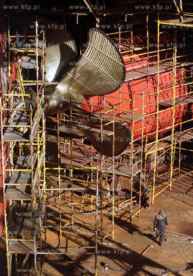 Stocznia Gdynia16.02.2002fot. Wojtek Jakubowski /KFP