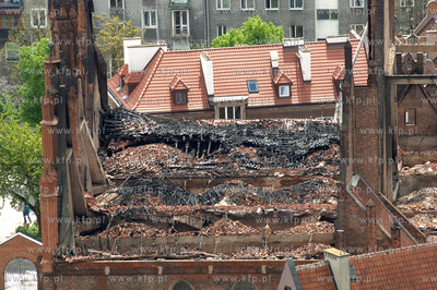 Pozar kosciola sw. Katarzyny w Gdanku. Nz.widok na...