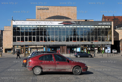 Budynek Teatru Wybrzeze na Targu Weglowym w Gdansku....