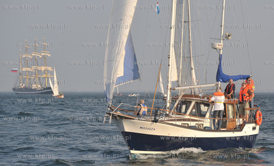 Wielka parada zaglowcow po Zatoce Gdanskiej na zakonczenie...