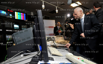 W gdanskim Osrodku Telewizji Polskiej nastapilo uroczyste...