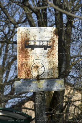 Lipusz na Kaszubach. Przystanek autobusowy na żądanie...