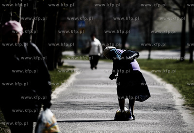 Gdansk. Chodnik przy ul Hynka.
23.04.2010
fot. Krzysztof...
