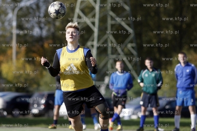 Gdansk Zaspa. Pilkarski turniej dzikich druzyn Do przerwy...