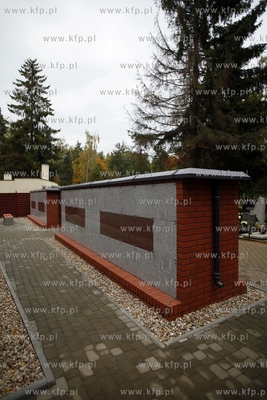 Nowe kolumbarium na cmentarzu w Gdansku Oliwie. 13.10.2014...