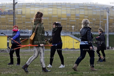 Gdańsk Letnica. Zajęcia z Nordic Walking dla mieszkanek...