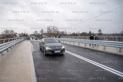 Oficjalne otwarcie wiaduktu w Niestępowie, który...