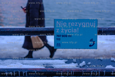 Gdańsk. Motława. Tabliczka skierowane do osób w...