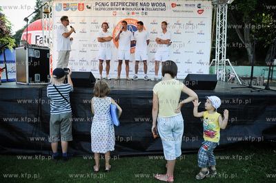 Gdynia. Bulwar nadmorski. Festyn PGNiG Bezpiecznie...