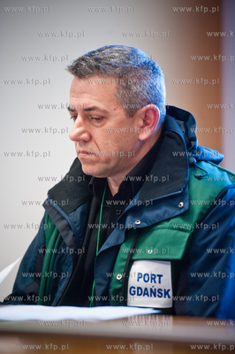 Gdansk. Protest pracownikow Portowej Strazy Pozarnej...