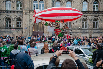 Gdansk. Ul. Rzeznicka. FETA - XVI Miedzynarodowy Festiwal...