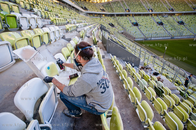Gdansk. Stadion PGE Arena. Malowanie napisu Lechia...
