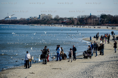 Sloneczne, bardzo cieple, niemal wiosenne, niedzielne...