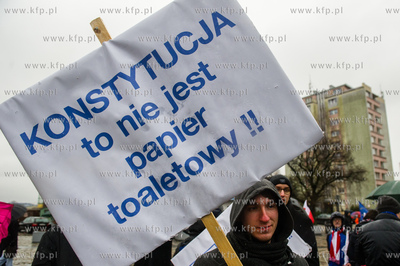 Gdansk. Plac Solidarnosci. Wiec dla obrony demokracji...