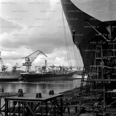 W porcie gdańskim.
04.1971
0000265z_kwiecien1971
Fot....