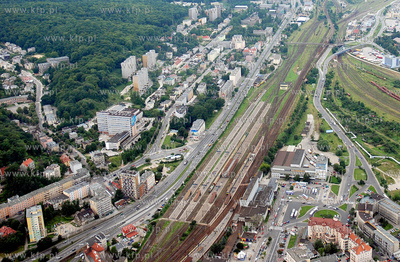 Gdynia z lotu ptaka. Nz. Dworzec PKP Gdynia Glowna...