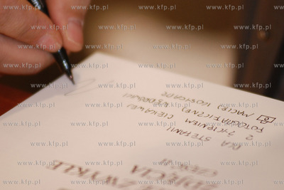 Salon EMPiK w Centrum Handlowym Auchan w Rumi. 
Spotkanie...