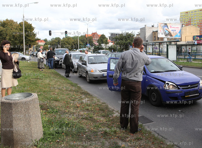 Karambol na ulicy Kartuskiej w Gdansku. Zderzylo sie...