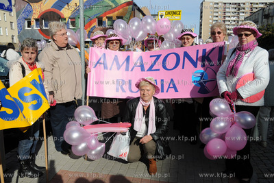 Gdynia. Marsz Rozowej Wstazki z okazji Ogolnopolskego...