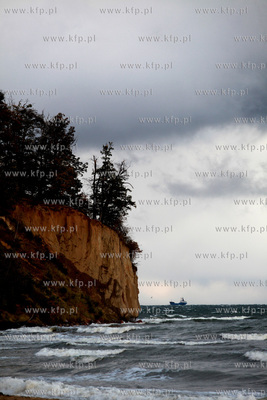 Sztorm na Baltyku. Gdynia Orlowo. Klif. 13.10.2009...