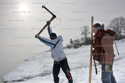 Gdansk Swibno. NZ Rybacy z portu w Swibnie na wlasna...