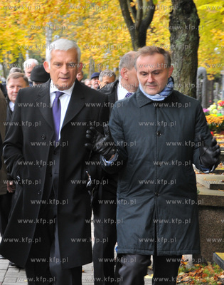 Cmentarz witominski w Gdyni. Przewodniczacy Europarlamentu...