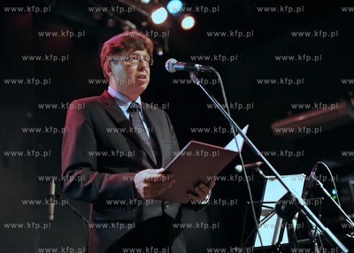 Klub Ucho w Gdyni. Nadanie odznaki honorowej Zasluzony...