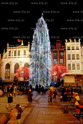 Gdansk. Przybycie Mikolaja i rozswietlenie najwyzszej...