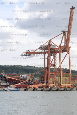 Przystan promowa Stena Line w Gdyni. Wychodzacy w podroz...