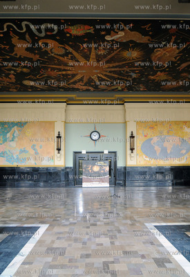 Dworzec kolejowy Gdynia Glowna oddany do uzytku po...